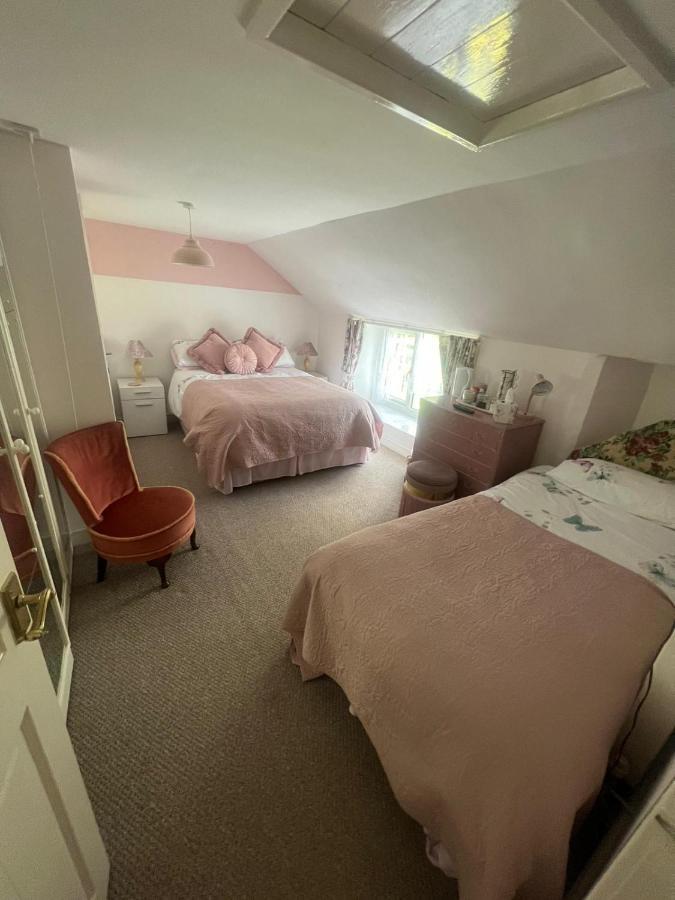 Broadmoor Farm Bed & Breakfast Kilgetty Exterior photo